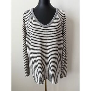 KLD Signature Women's L Striped Oversized Long-Sleeve V-Neck Sweater Gray Trim